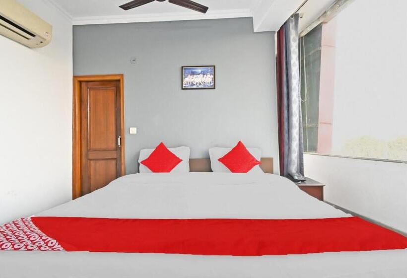 Flagship Hotel Crush On