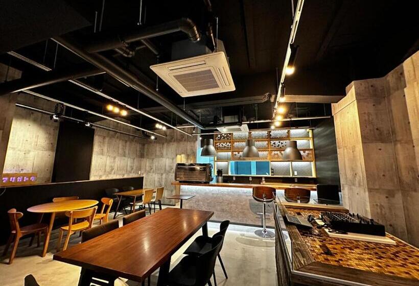 فندق Artist Village Apartments Kochi