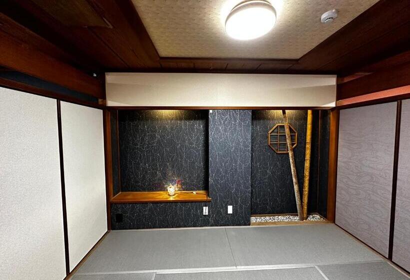 فندق Artist Village Apartments Kochi