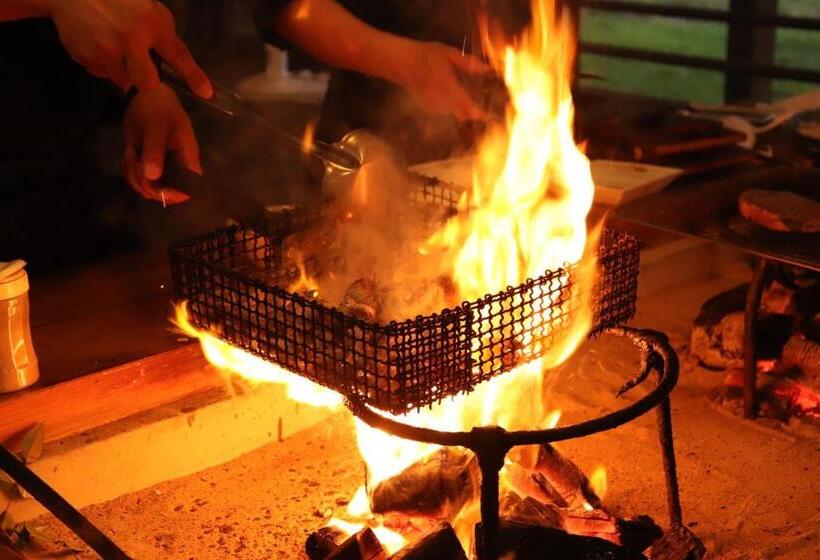 בית מלון כפרי Ayakawasou