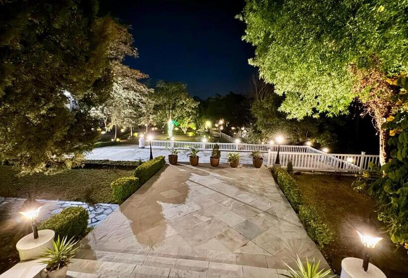 Отель Brij Anayra Dharamshala A Himalayan Luxury Retreat