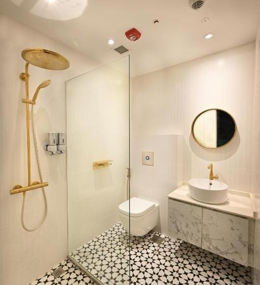 هتل کپسول Dream Chaser Boutique Capsule