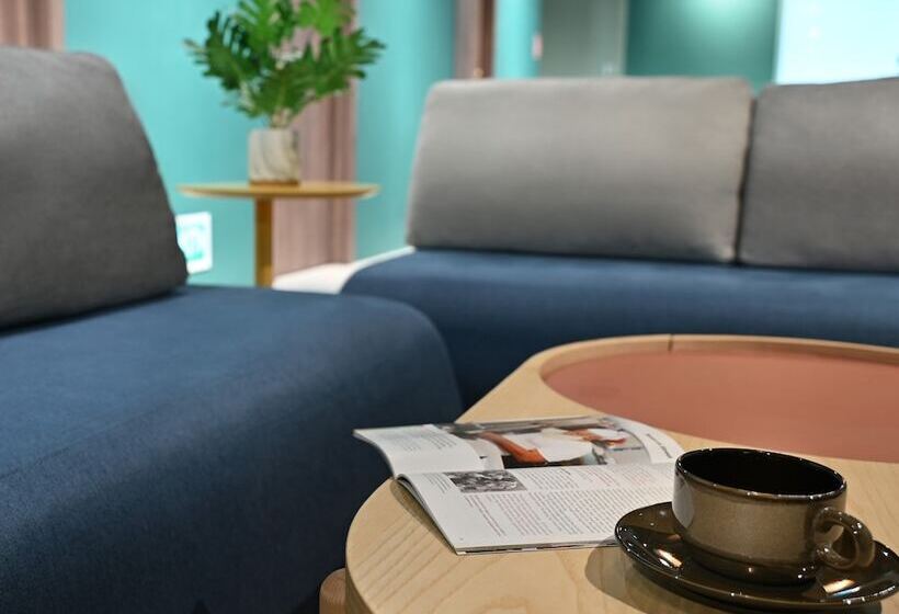 هتل کپسول Dream Chaser Boutique Capsule