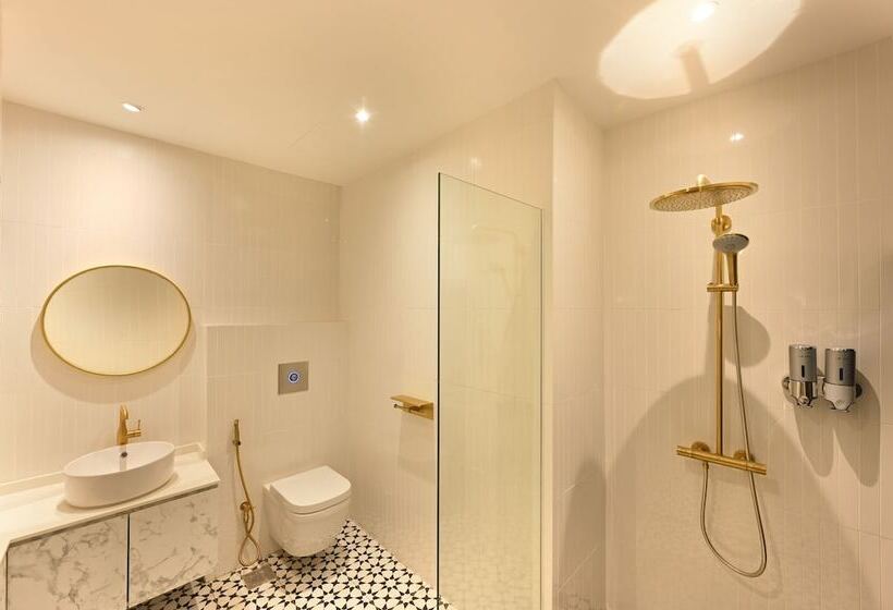 هتل کپسول Dream Chaser Boutique Capsule