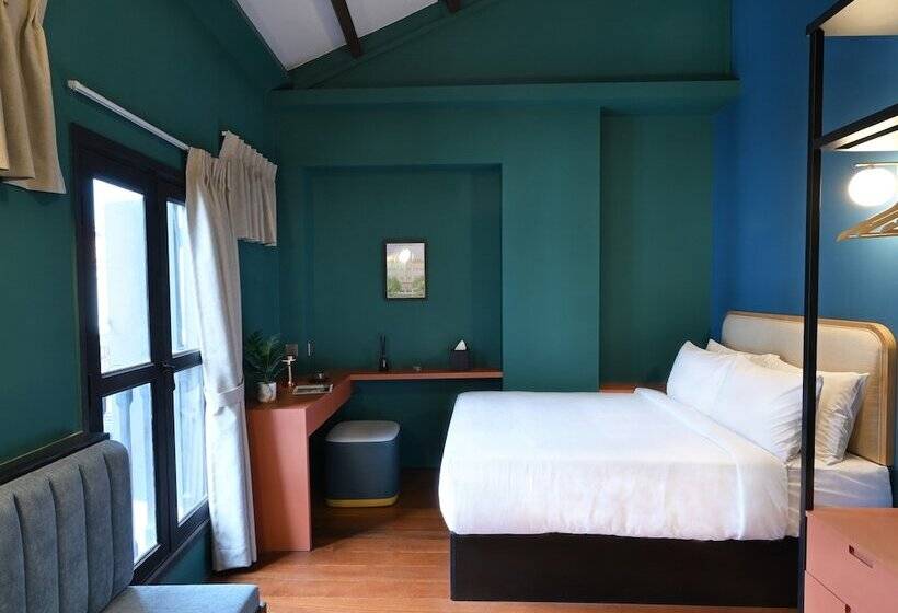 هتل کپسول Dream Chaser Boutique Capsule