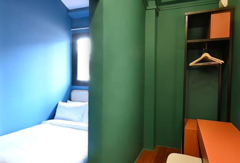 هتل کپسول Dream Chaser Boutique Capsule