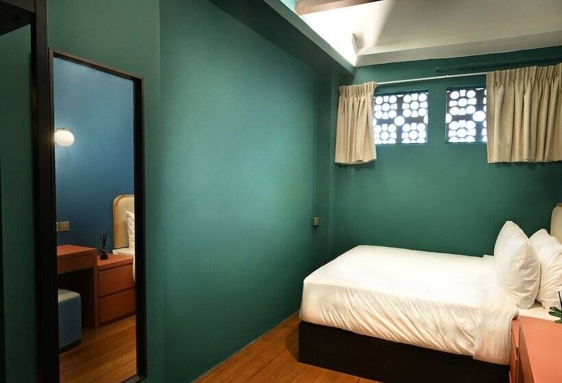 هتل کپسول Dream Chaser Boutique Capsule