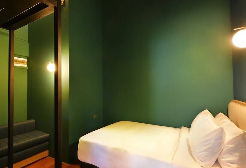 هتل کپسول Dream Chaser Boutique Capsule