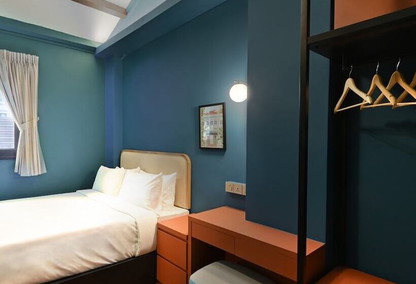 هتل کپسول Dream Chaser Boutique Capsule