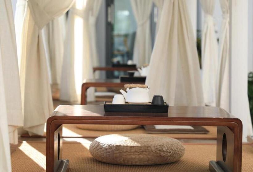 Отель Dali Fish Inn Sea View