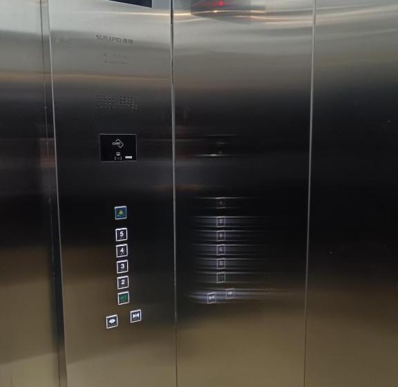 Отель Dali Fish Inn Sea View