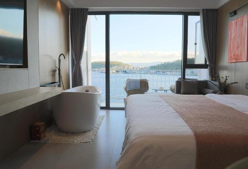 Отель Dali Fish Inn Sea View