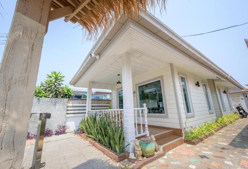 Отель Halo Sea Koh Larn