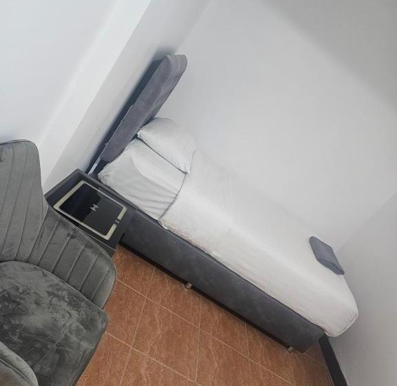 فندق Happy Beach Jomtien Guesthouse