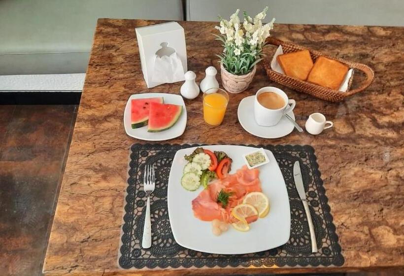 فندق Happy Beach Jomtien Guesthouse