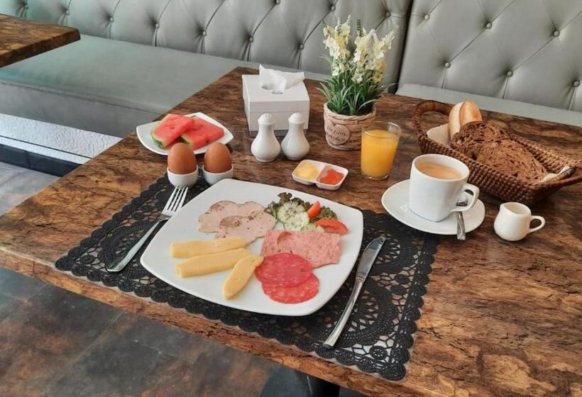 فندق Happy Beach Jomtien Guesthouse