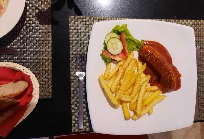 酒店 Happy Beach Jomtien Guesthouse