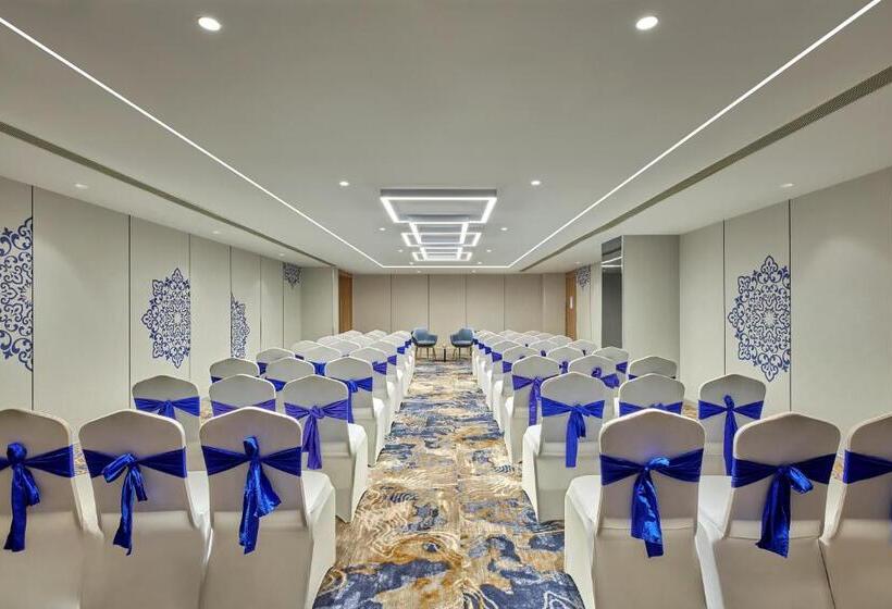 בית מלון כפרי Holiday Inn Express Bengaluru Bommasandra, An Ihg