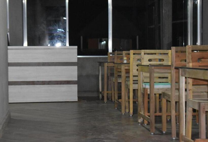 فندق Kanikasundari Home Stay