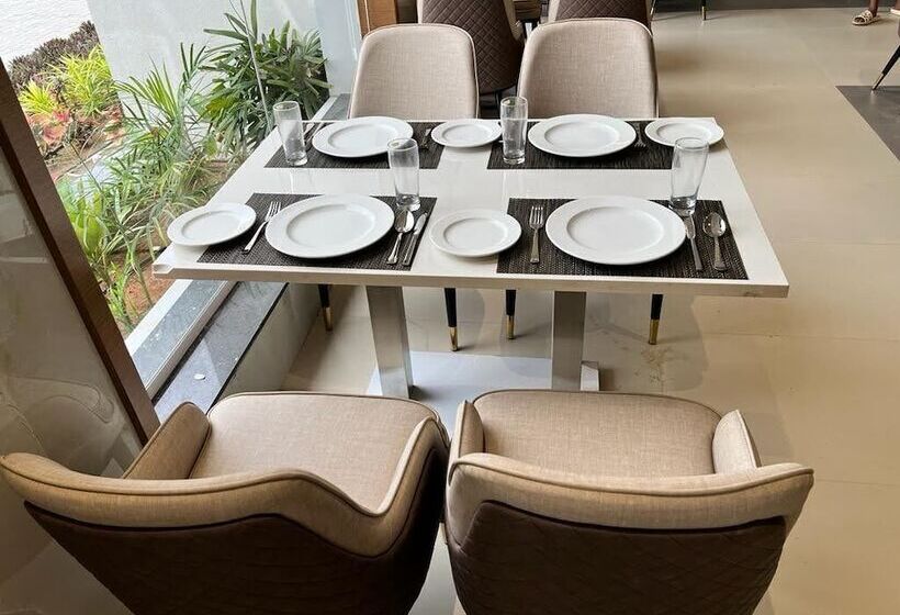 호텔 Kyriad Prestige Ilkal