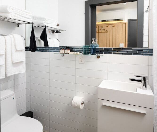 酒店 Little Charlie