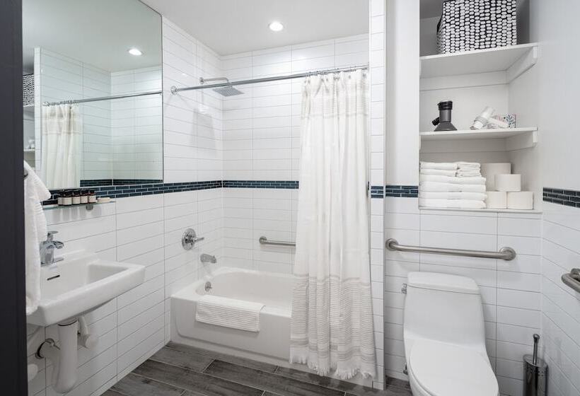 酒店 Little Charlie