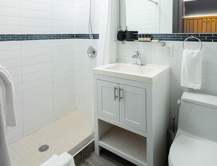 酒店 Little Charlie