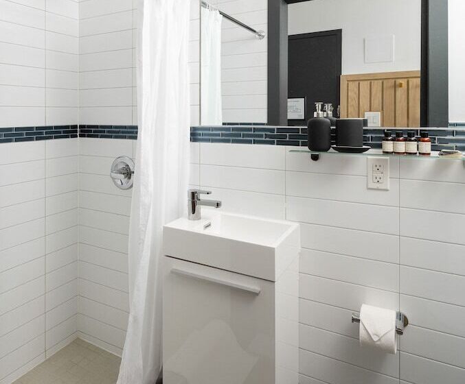 酒店 Little Charlie