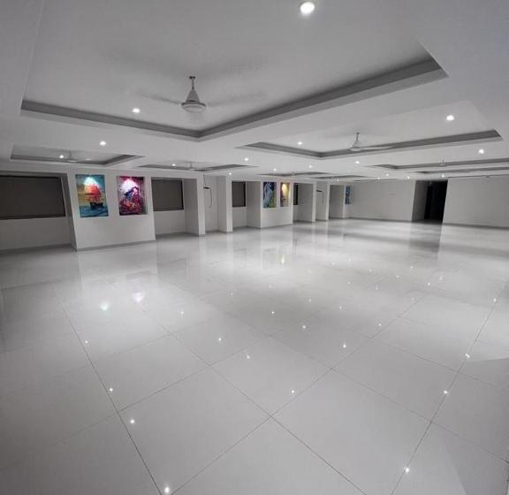 ホテル Modi Samrat