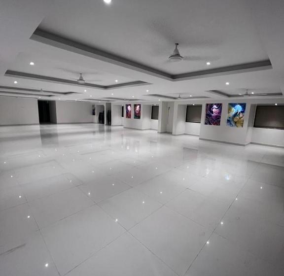 ホテル Modi Samrat