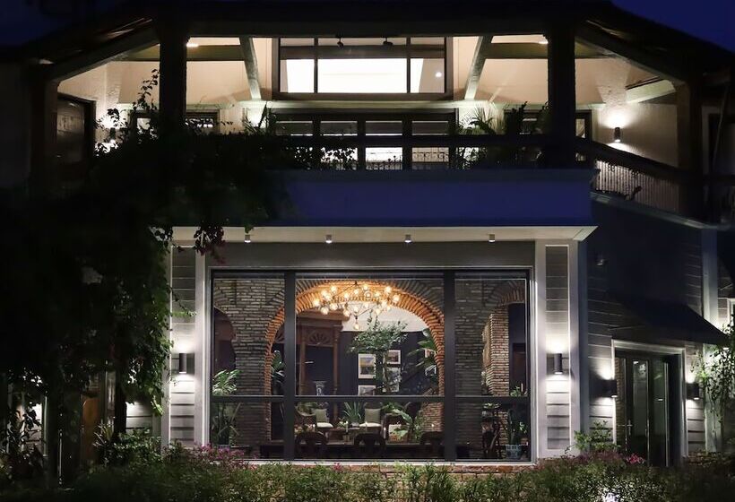 בית מלון כפרי Nuuk Taal Lake