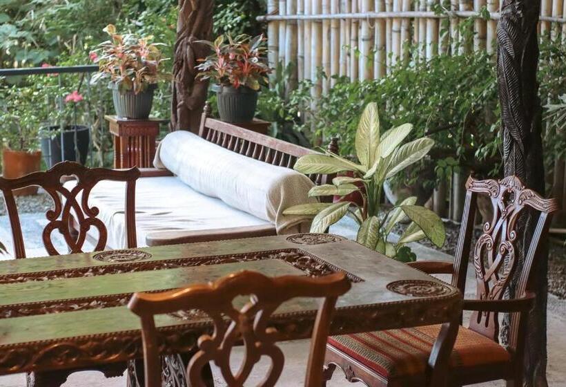 בית מלון כפרי Nuuk Taal Lake