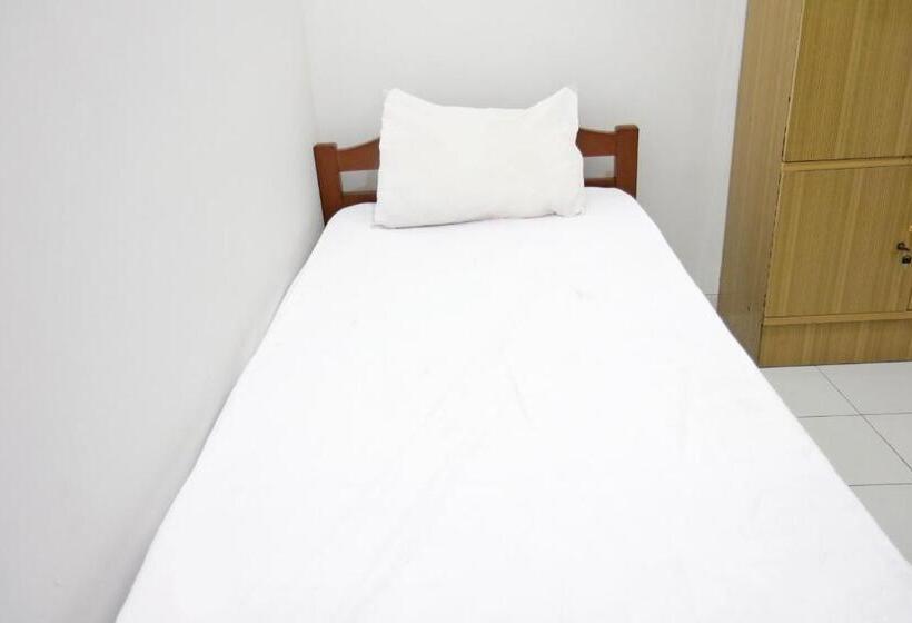 ホテル Oyo Life 92925 Kost Bu Mala 2 Syariah
