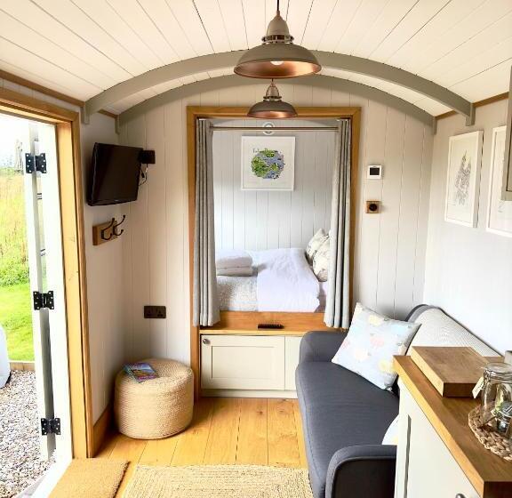 Отель Private And Peaceful Stay In A Luxury Shepherds Hut Near Truro