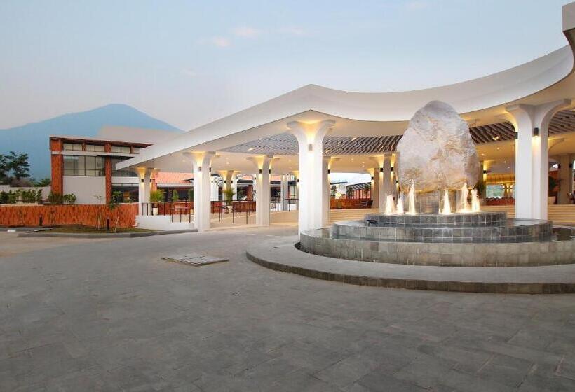 Отель Santika Premiere Linggarjati   Kuningan