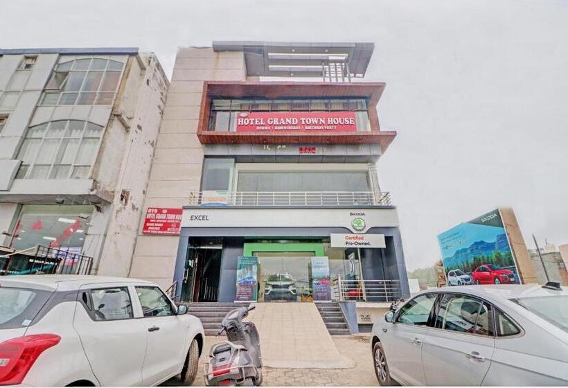 בית מלון כפרי Grand Townhouse