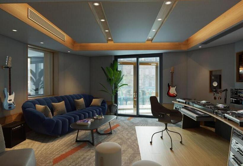 Отель W Edinburgh