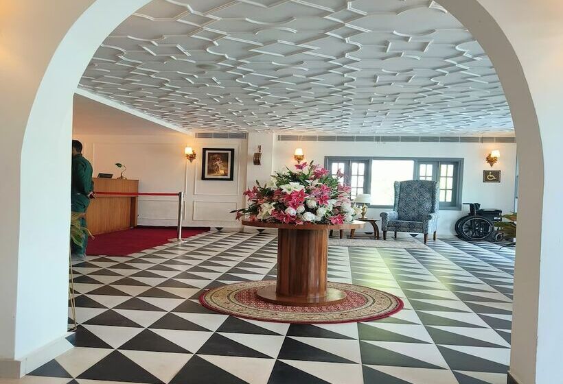 ホテル Welcomheritage Santa Roza Kasauli