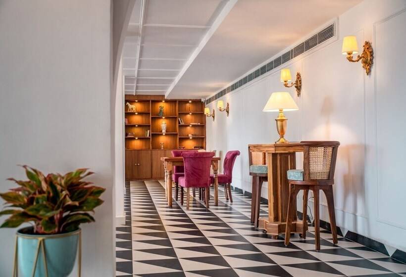 ホテル Welcomheritage Santa Roza Kasauli