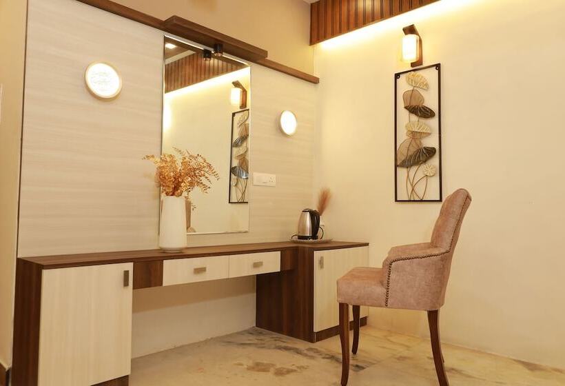 Liwa Tower Hotel & Business Center