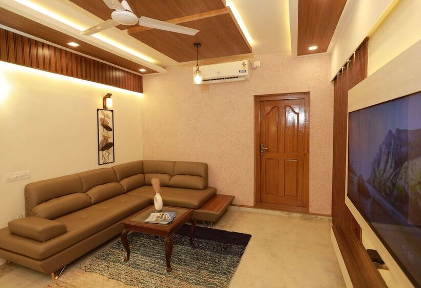 Liwa Tower Hotel & Business Center