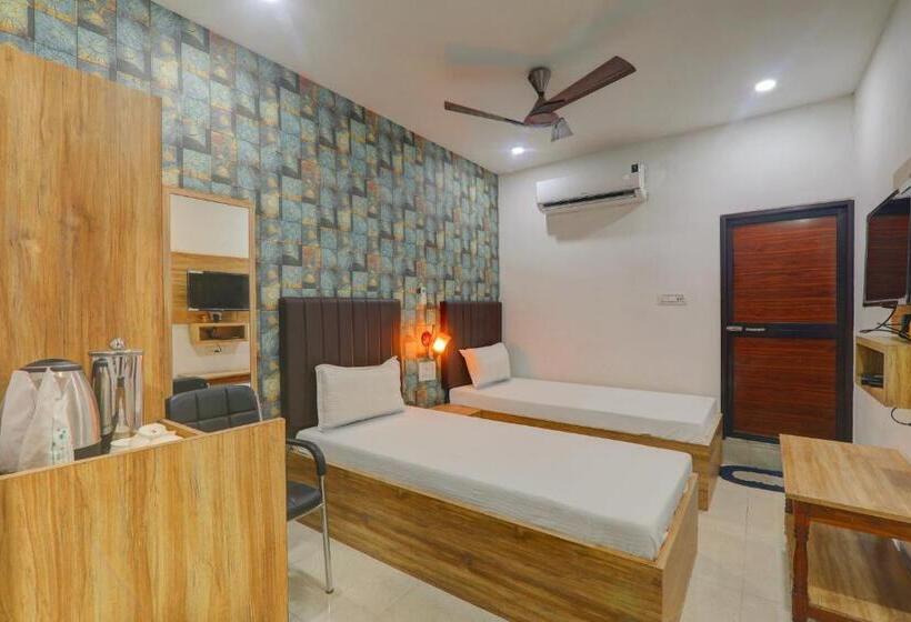 Oyo 81273 Hotel Krishna Inn