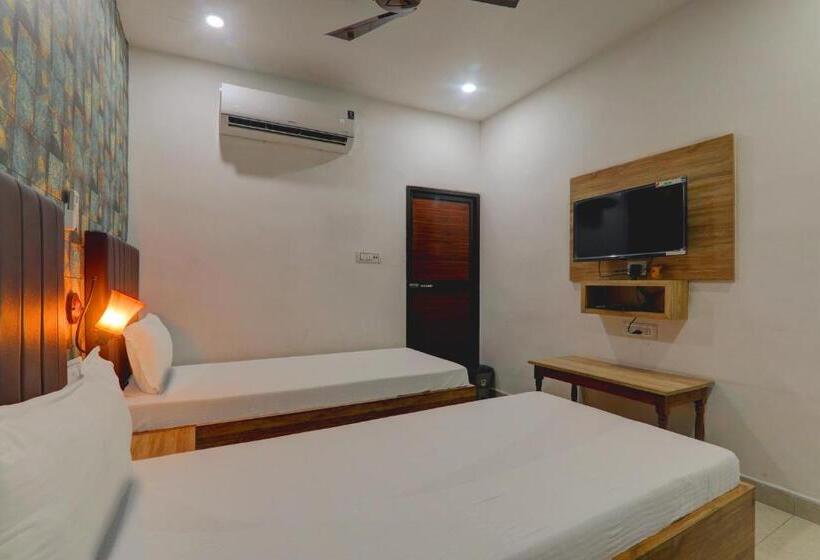 Oyo 81273 Hotel Krishna Inn