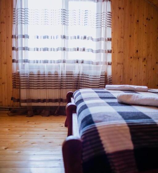 Pension (Hôtel basse catégorie) світанок у горах