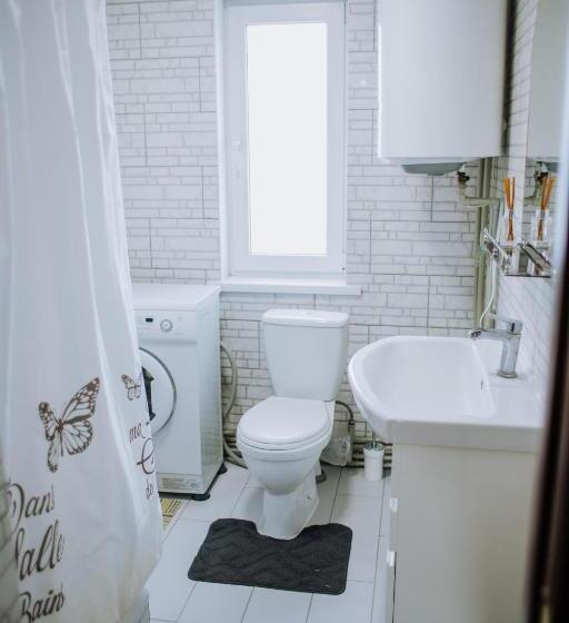 Pension (Hôtel basse catégorie) світанок у горах