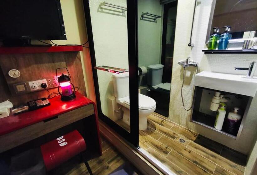 پانسیون 香港九巴旅馆 Kmb Guesthouse