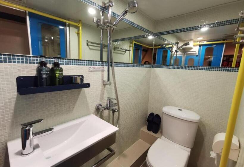 پانسیون 香港九巴旅馆 Kmb Guesthouse