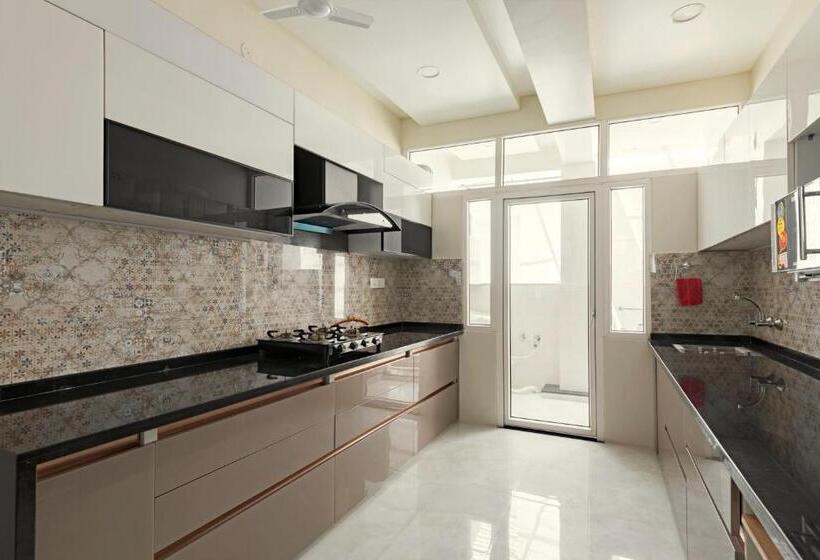 펜션 Bardia’s Homestay