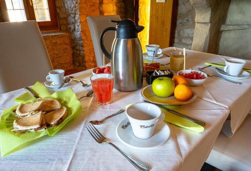 Пансион Borgo Dei Sassi Di Roccamalatina   Room And Breakfast