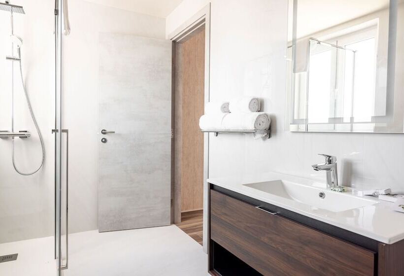 پانسیون C Est La Vie Boutik Swieqi